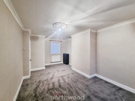 3 bedroom Semi-detached house to let in Austen Avenue, Warmsworth, Doncaster, DN4