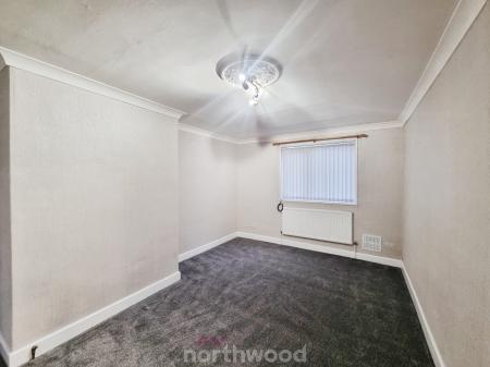 3 bedroom Semi-detached house to let in Austen Avenue, Warmsworth, Doncaster, DN4
