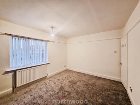 3 bedroom Semi-detached house to let in Austen Avenue, Warmsworth, Doncaster, DN4