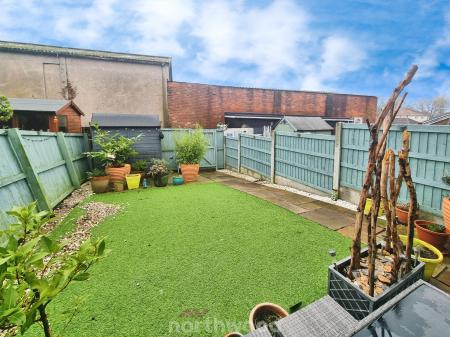 3 bedroom Terraced House to let in The Potteries, Rossington, Doncaster, DN11