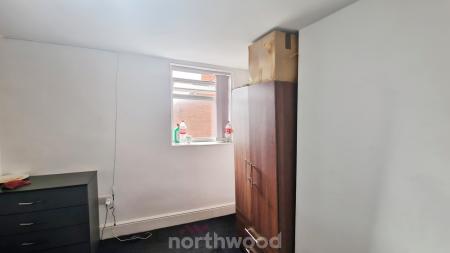 11 bedroom House of Multiple Occupation for sale in Somerset Road, Hyde Park, Doncaster, DN1