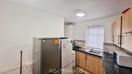 11 bedroom House of Multiple Occupation for sale in Somerset Road, Hyde Park, Doncaster, DN1