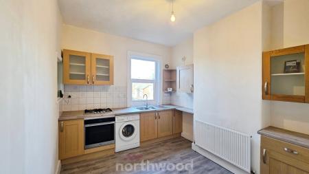 2 bedroom Flat to let in Carr House Road, Hyde Park, Doncaster, DN1