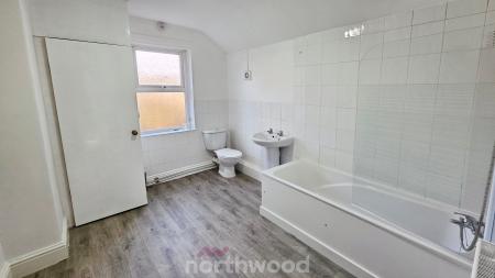 2 bedroom Flat to let in Carr House Road, Hyde Park, Doncaster, DN1