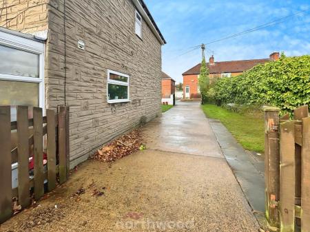 3 bedroom End of terrace house for sale in Newstead Grove, Fitzwilliam, Pontefract, WF9