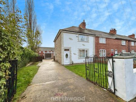 3 bedroom End of terrace house for sale in Newstead Grove, Fitzwilliam, Pontefract, WF9
