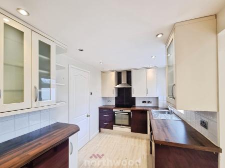 2 bedroom Semi-detached house for sale in Bowland Close, Bentley, Doncaster, DN5