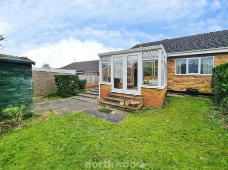 2 bedroom Semi-detached bungalow for sale in Horninglow Close, Cantley, Doncaster, DN4