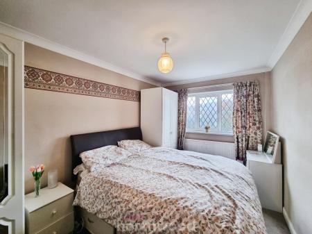 2 bedroom Semi-detached bungalow for sale in Horninglow Close, Cantley, Doncaster, DN4