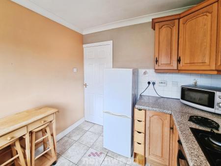 2 bedroom Semi-detached bungalow for sale in Horninglow Close, Cantley, Doncaster, DN4