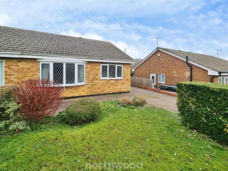 2 bedroom Semi-detached bungalow for sale in Horninglow Close, Cantley, Doncaster, DN4