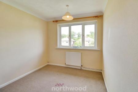 2 bedroom Flat to let in Gayton Close, Balby, Doncaster, DN4