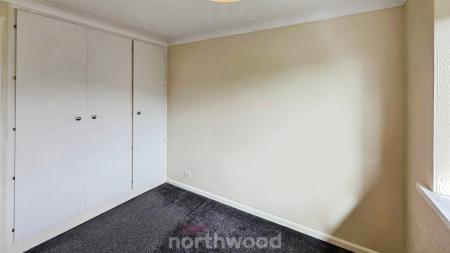 2 bedroom Flat to let in Gayton Close, Balby, Doncaster, DN4