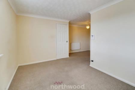2 bedroom Flat to let in Gayton Close, Balby, Doncaster, DN4