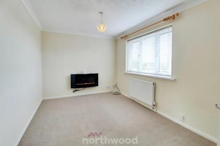 2 bedroom Flat to let in Gayton Close, Balby, Doncaster, DN4