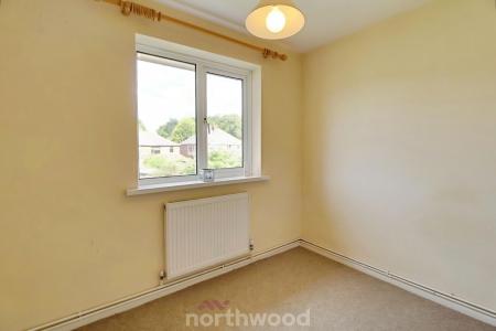 2 bedroom Flat to let in Gayton Close, Balby, Doncaster, DN4