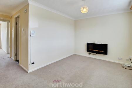 2 bedroom Flat to let in Gayton Close, Balby, Doncaster, DN4