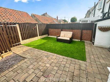 2 bedroom Cottage to let in High Road, Warmsworth, Doncaster, DN4