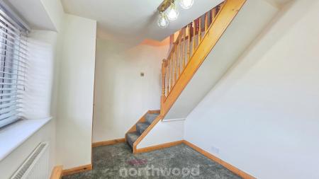 2 bedroom Cottage to let in High Road, Warmsworth, Doncaster, DN4