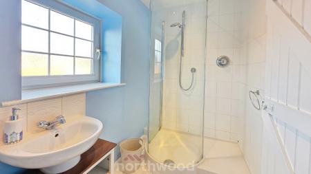 2 bedroom Cottage to let in High Road, Warmsworth, Doncaster, DN4