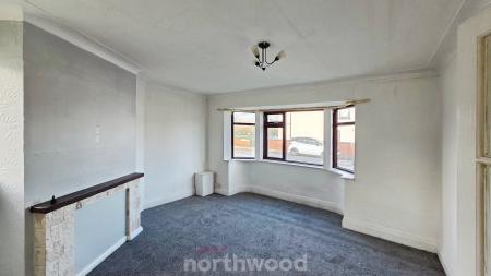 3 bedroom Flat to let in St Helens Road, Doncaster, DN4