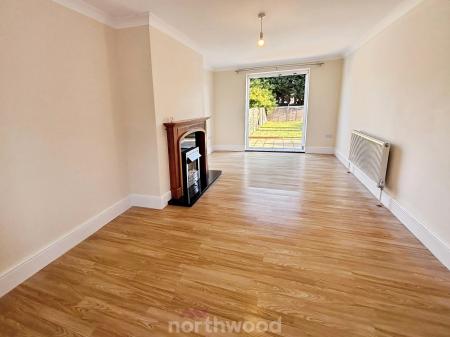 3 bedroom End of terrace house to let in Warwick Road, Intake, Doncaster, DN2