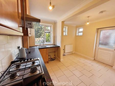 3 bedroom End of terrace house to let in Warwick Road, Intake, Doncaster, DN2