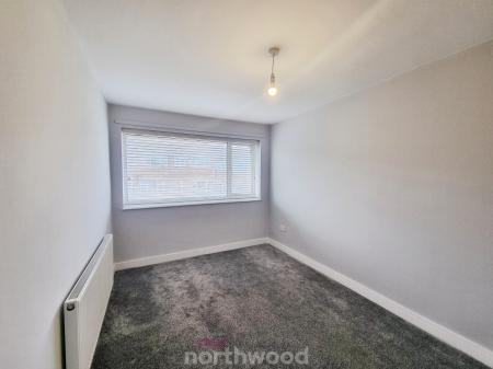 3 bedroom Terraced House to let in Elmwood Drive, Walton, Wakefield, WF2