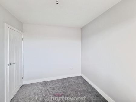 3 bedroom Terraced House to let in Elmwood Drive, Walton, Wakefield, WF2