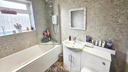 3 bedroom Semi-detached house for sale in Woodhouse Road, Wheatley, Doncaster, DN2