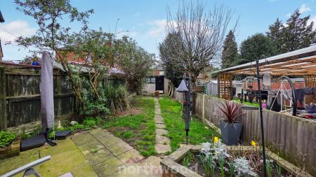 3 bedroom Semi-detached house for sale in Woodhouse Road, Wheatley, Doncaster, DN2