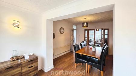 3 bedroom Semi-detached house for sale in Woodhouse Road, Wheatley, Doncaster, DN2