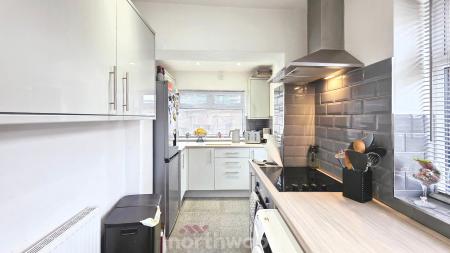 3 bedroom Semi-detached house for sale in Woodhouse Road, Wheatley, Doncaster, DN2