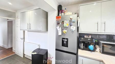 3 bedroom Semi-detached house for sale in Woodhouse Road, Wheatley, Doncaster, DN2