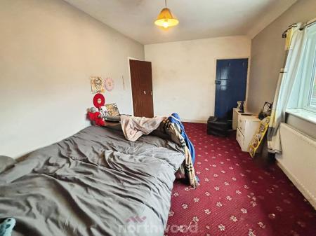 3 bedroom Terraced House for sale in Newstead Grove, Fitzwilliam, Pontefract, WF9