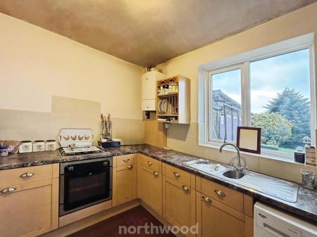 3 bedroom Terraced House for sale in Newstead Grove, Fitzwilliam, Pontefract, WF9