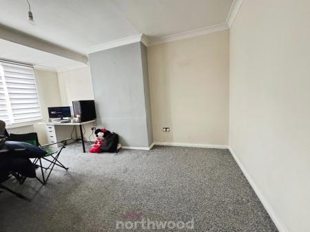 3 bedroom Semi-detached house to let in Charles Drive, Goole, Goole, DN14