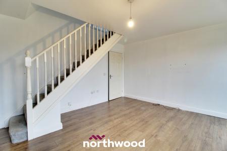 2 bedroom Town house to let in Sunnymede View, Askern, Doncaster, DN6