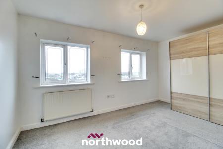 2 bedroom Town house to let in Sunnymede View, Askern, Doncaster, DN6