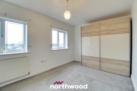 2 bedroom Town house to let in Sunnymede View, Askern, Doncaster, DN6