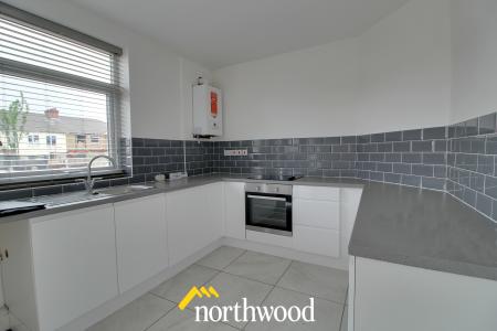 2 bedroom Terraced House to let in Manor Road, Askern, Doncaster, DN6