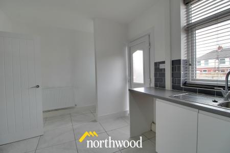 2 bedroom Terraced House to let in Manor Road, Askern, Doncaster, DN6