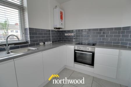 2 bedroom Terraced House to let in Manor Road, Askern, Doncaster, DN6