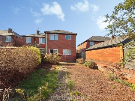 3 bedroom Semi-detached house for sale in Bramworth Road, Hexthorpe, Doncaster, DN4