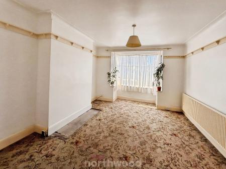 3 bedroom Semi-detached house for sale in Bramworth Road, Hexthorpe, Doncaster, DN4