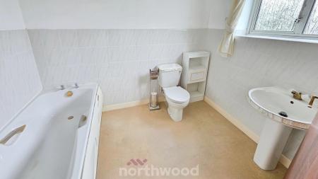 3 bedroom Semi-detached house for sale in Bramworth Road, Hexthorpe, Doncaster, DN4