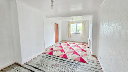 3 bedroom Semi-detached house for sale in Bramworth Road, Hexthorpe, Doncaster, DN4