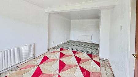 3 bedroom Semi-detached house for sale in Bramworth Road, Hexthorpe, Doncaster, DN4