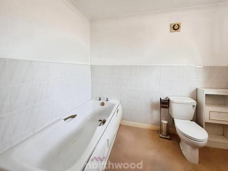 3 bedroom Semi-detached house for sale in Bramworth Road, Hexthorpe, Doncaster, DN4