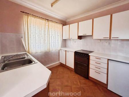 3 bedroom Semi-detached house for sale in Bramworth Road, Hexthorpe, Doncaster, DN4